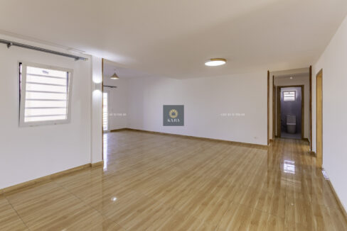 appartement à louer Ambohibao salon lumineux