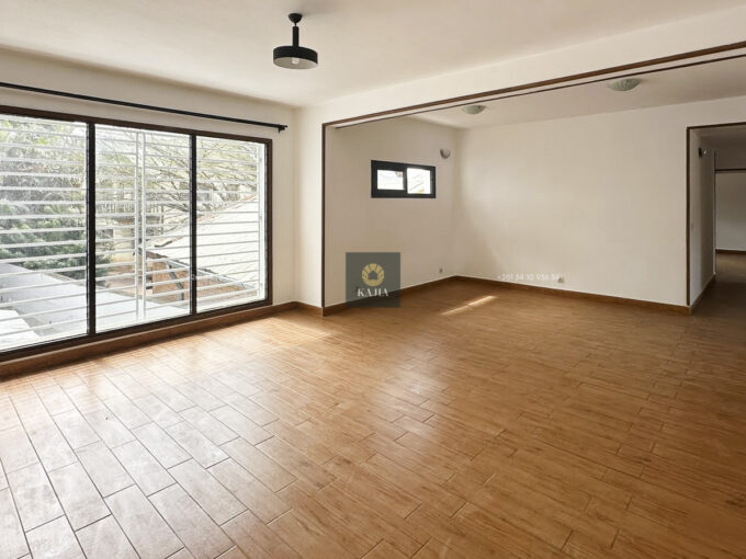 living appartement T4 Ambohibao